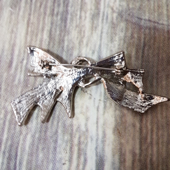 Vintage silver tone brooch - Picture 2 of 3